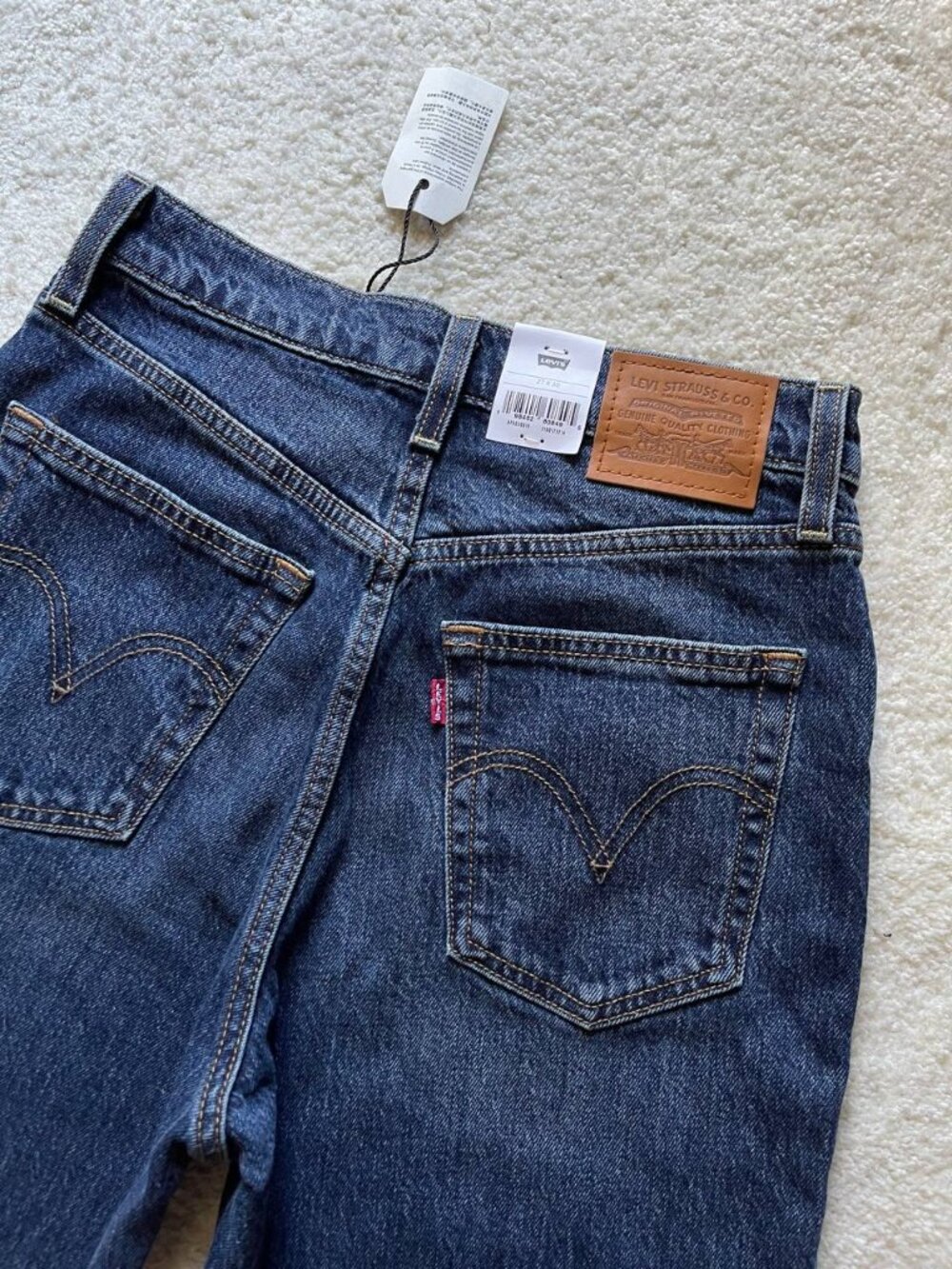 NWT Levi’s Premium Ribcage Bell High Rise Women’s Jeans Size 27/30 - Picture 5 of 13